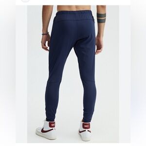 Men’s Fabletics Navy Blue The Takeover Pant Size Large EUC